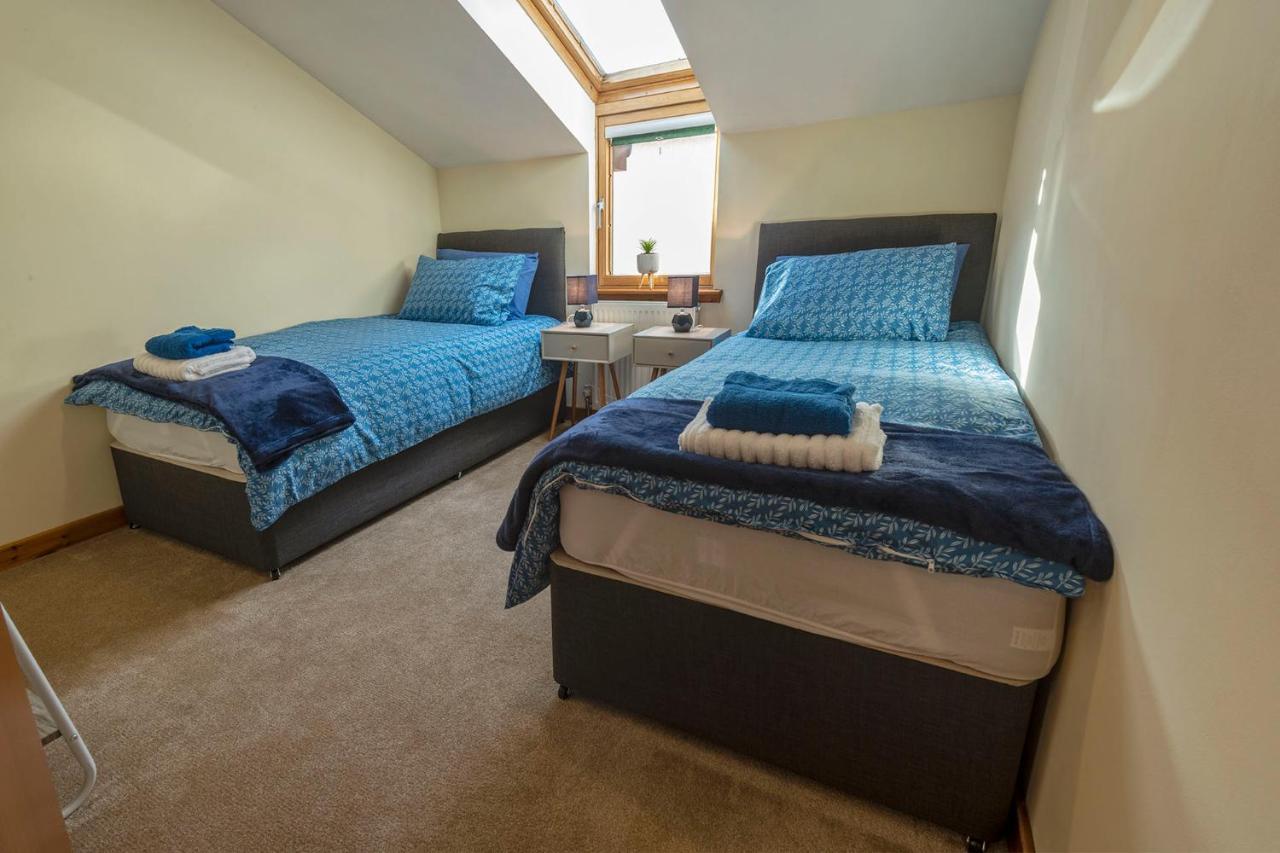 Stylish 2 Bedroom - 2 Miles Inverness City Centre Værelse billede
